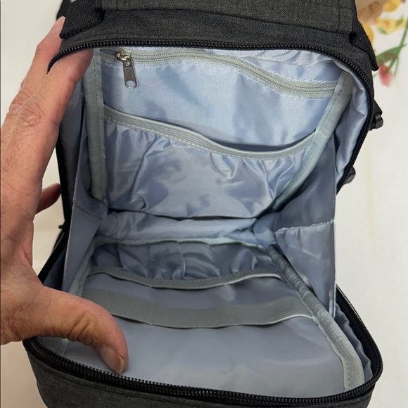 Curmio Grey Crossbody Bag multifunctional can be used for medical supplies - Picture 8 of 11